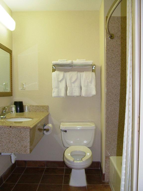 Budget Inn モンロー 部屋 写真
